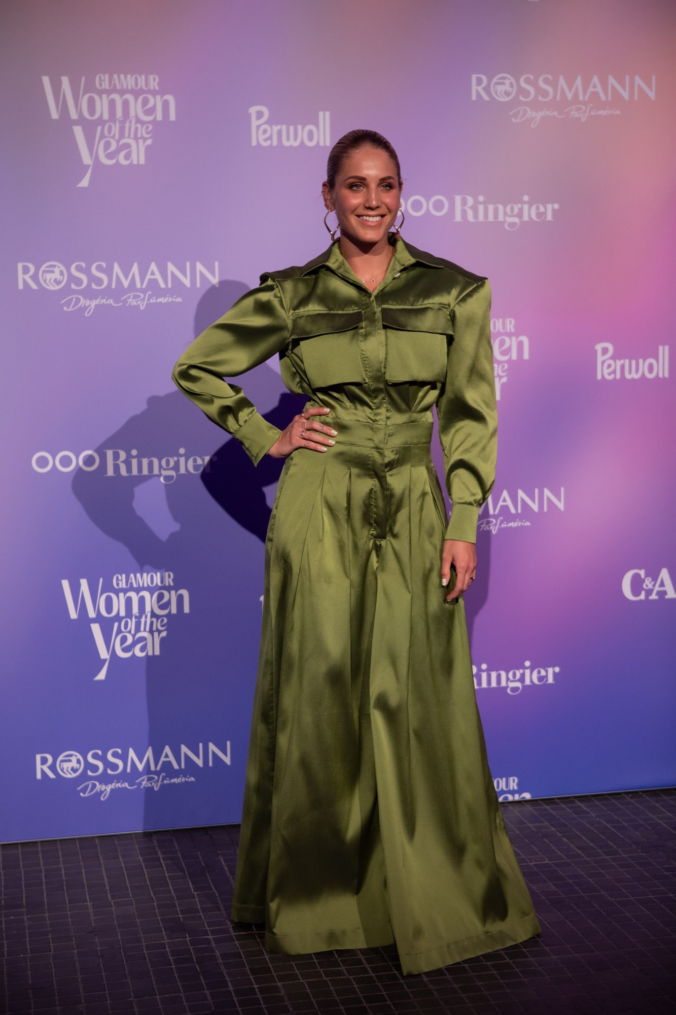 Nyári Dia színésznő a Fanni Burus & Co izgamas overalljában érkezett a GLAMOUR Women of the Year gálára