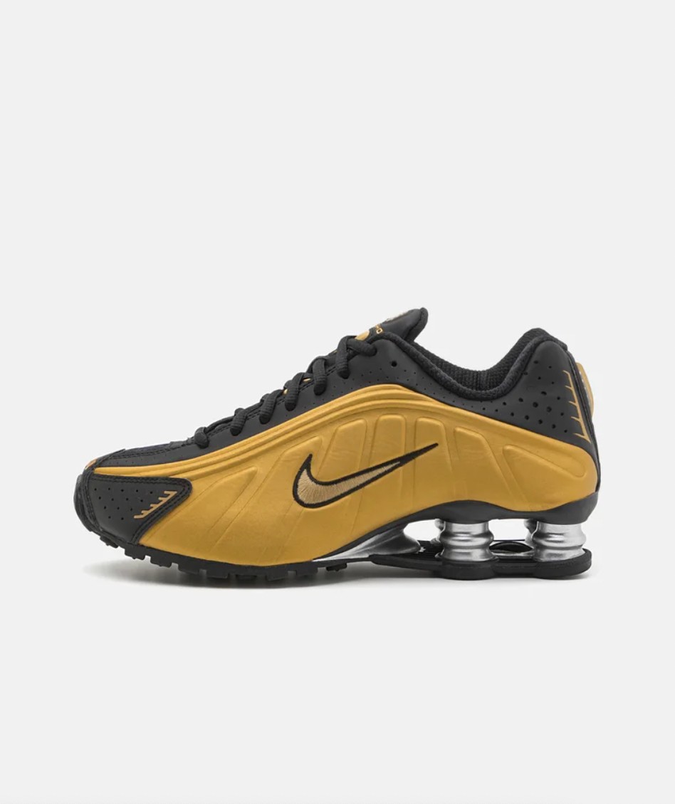 NIKE - zalando.hu 50 990 Ft, GLAMOUR-napokon 40 792 Ft