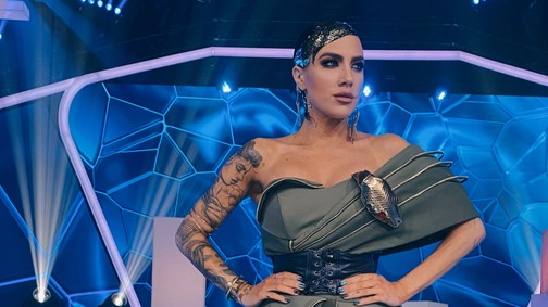 Tóth Gabi kígyóval a mellkasán üzent a Sztárban sztár leszek műsorában