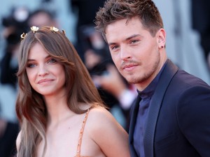 Palvin Barbara és szerelme, Dylan Sprouse olyanok új fotójukon, mintha ikrek lennének