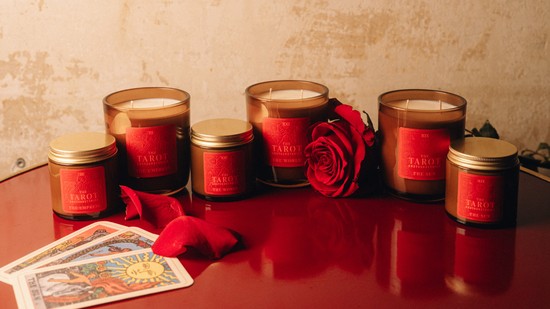 Élményekből gyártanak illatélményt az Andyourstories alapítói, legújabb kollekciójukat a tarot kártyák ihlették, mi pedig odáig vagyunk érte!