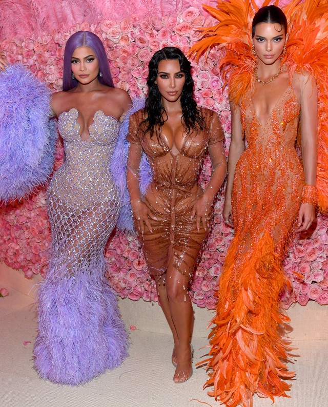 Kendall és Kylie Jenner és Kim Kardashian