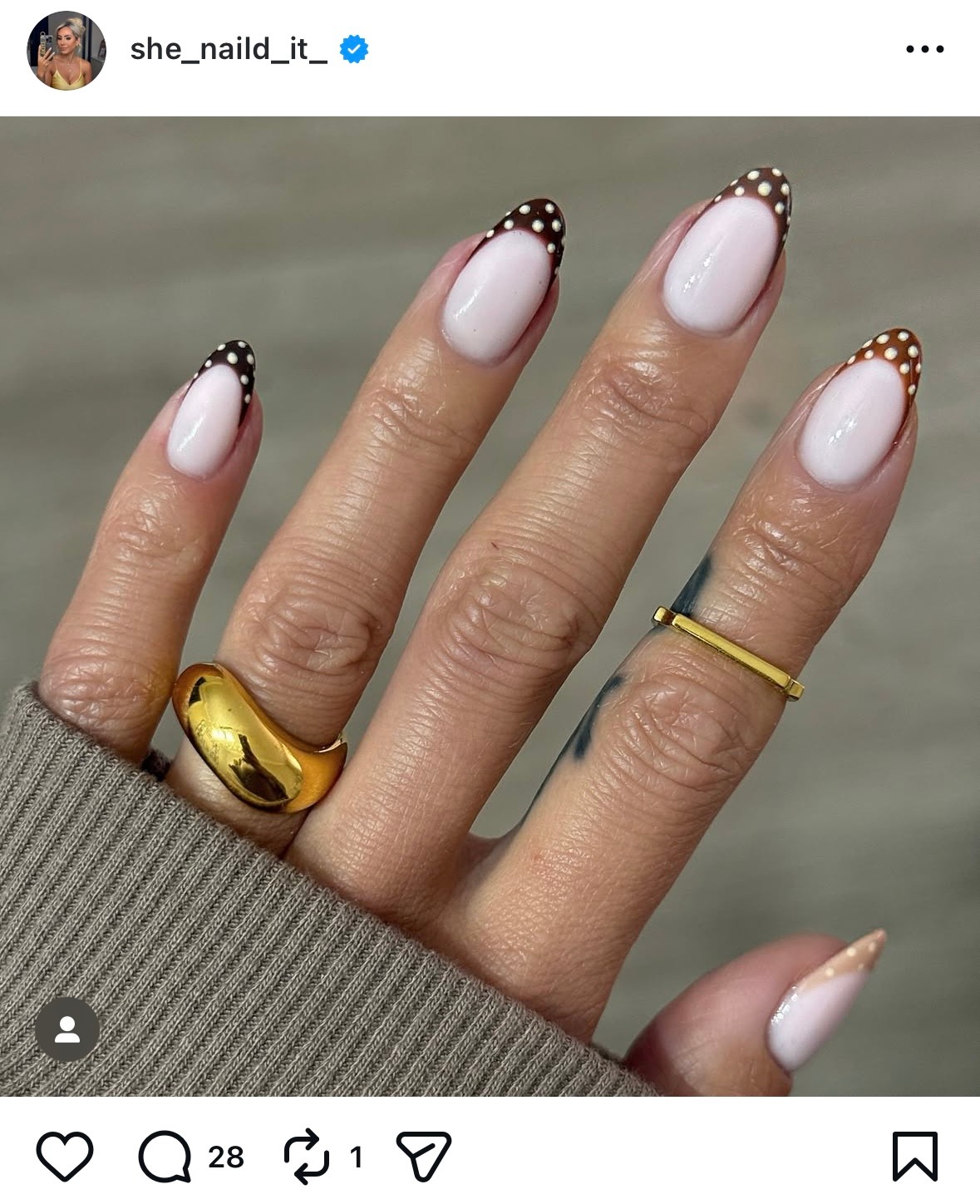 Pöttyös francia körmök 