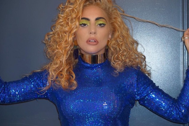 Lady Gaga egyik fotóján a fenekét, másikon a mellét tolja az arcunkba!