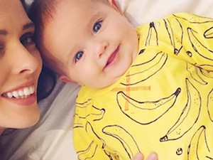 Az internetanyák túllihegték: a modellre támadtak, mert nem szoptat