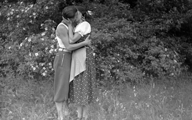 Szerelmes csók 1935-ből