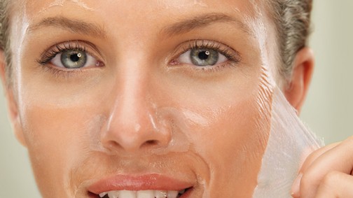 Nem hiányozhat ez a 3 kémiai hámlasztó a fürdőszobádból!