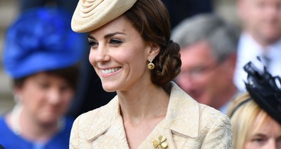 Kate Middleton egy óriási péksüteménnyel a fején