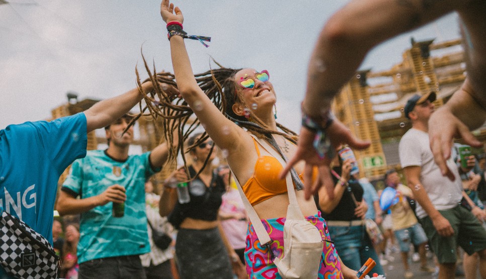 Ahhoz, hogy a Sziget a felhőtlen bulizásról szóljon, tudnod kell, hová fordulj, ha problémád akadna