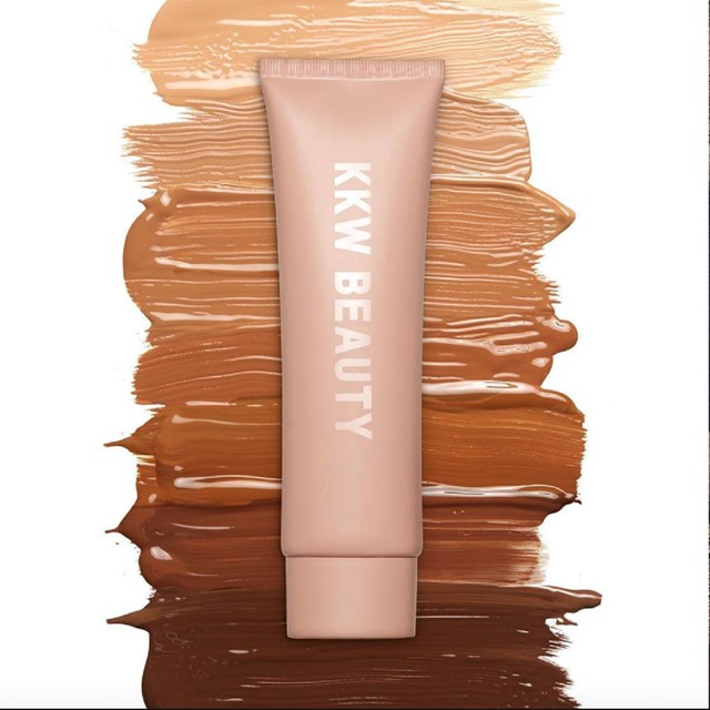 Íme Kim Kardashian új sminkterméke, ami felforgatta az internetet