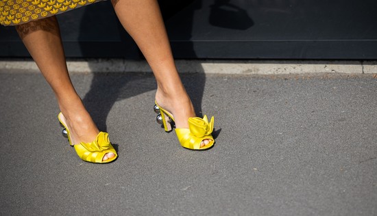 Íme a szezon 6 vezető cipő színe, ami garantáltan mindennel passzol majd