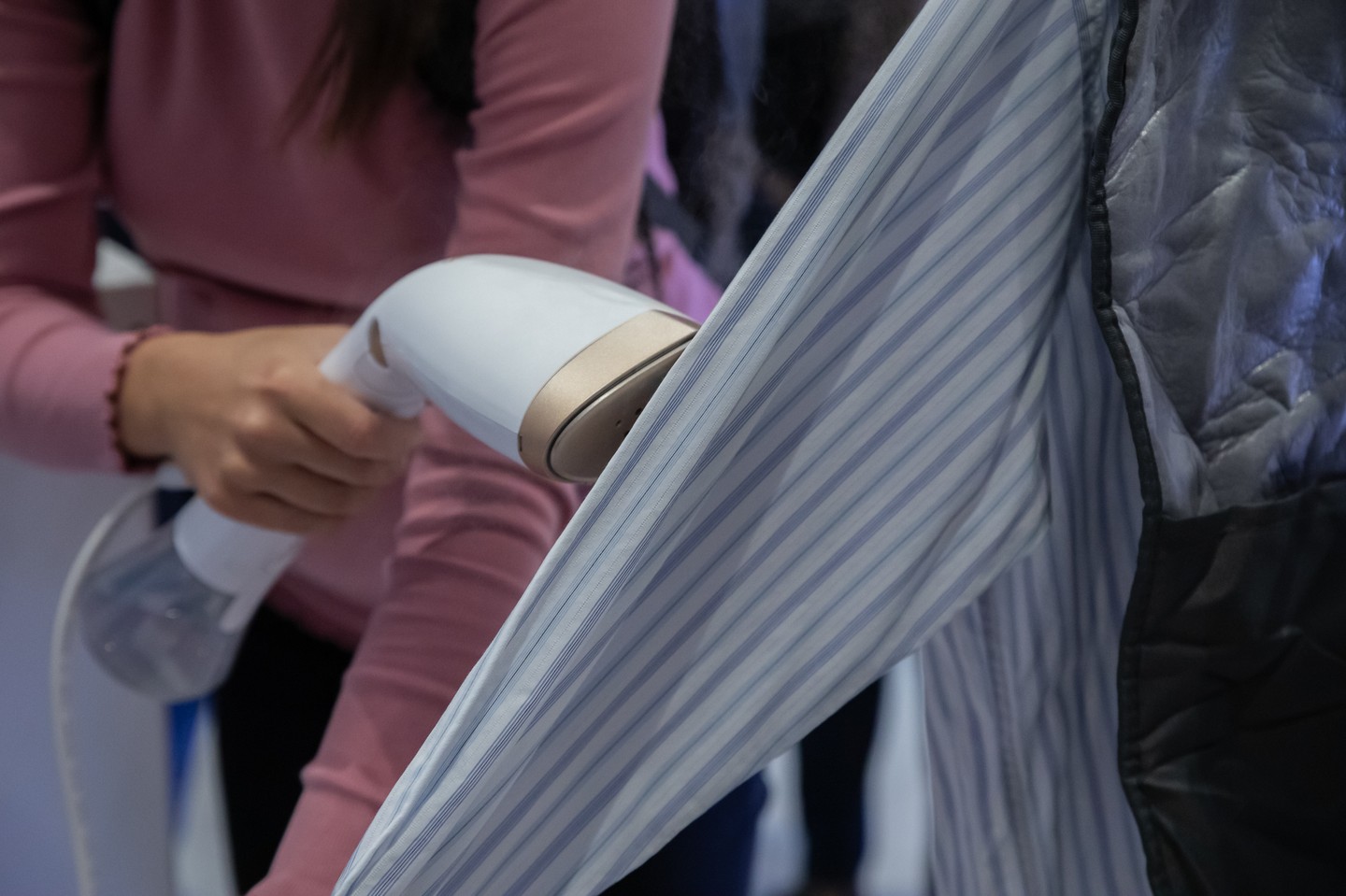 A Philips standnál minden részletbe beavattak a gőzölőkkel kapcsolatban. Amellett, hogy kipróbálhattátok ezeket  a nagyon praktikus készülékeket, összesen hat termék is gazdára talált