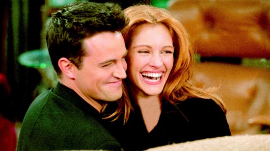 „Feltétel nélkül szerettem őt. És ő is engem.” - Matthew Perry előtt tiszteleg a sztárvilág