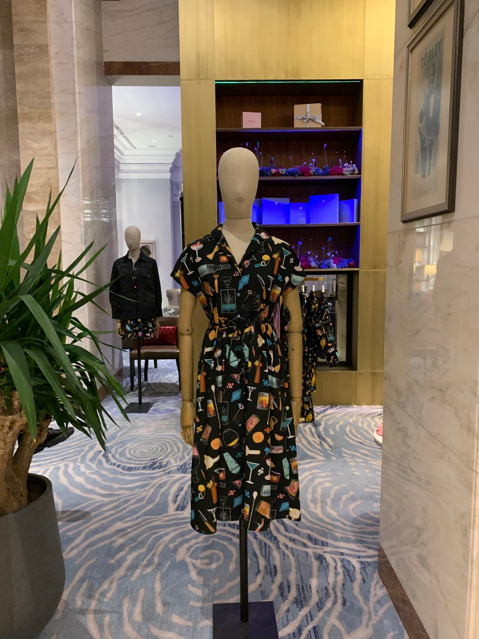 Ha színes ruhatár, akkor Anna Daubner! Megnéztük a tervező új kollekcióját a Kaffee Wienben!