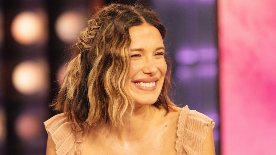 Millie Bobby Brown mindössze 10 év leforgása alatt gyereksztárból globális divatikonná és sikeres üzletasszonnyá nőtte ki magát