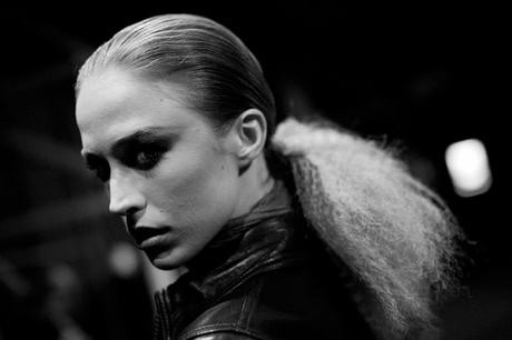 Raquel Zimmermann Marc Jacobs bemutatóján a backstage-ben idén februárban