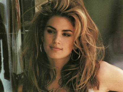 Cindy Crawford újraforgatja ikonikus Pepsi reklámját 26 év elteltével! Zseniális!