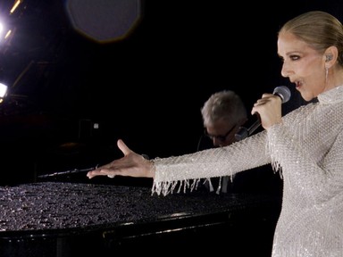 Itt a teljes felvétel Céline Dion földöntúli előadásáról: Lehetetlen könnyek nélkül kibírni, ahogy megnyitja a párizsi olimpiát dalával