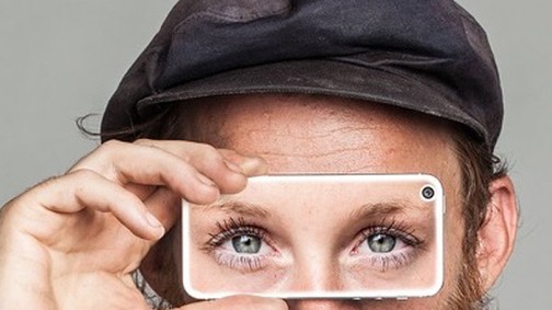 Segíts, ha már úgy is folyton a telefonod bámulod!