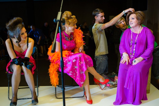 Viktor és Zoli az utolsó simításokat végzik felvétel előtt