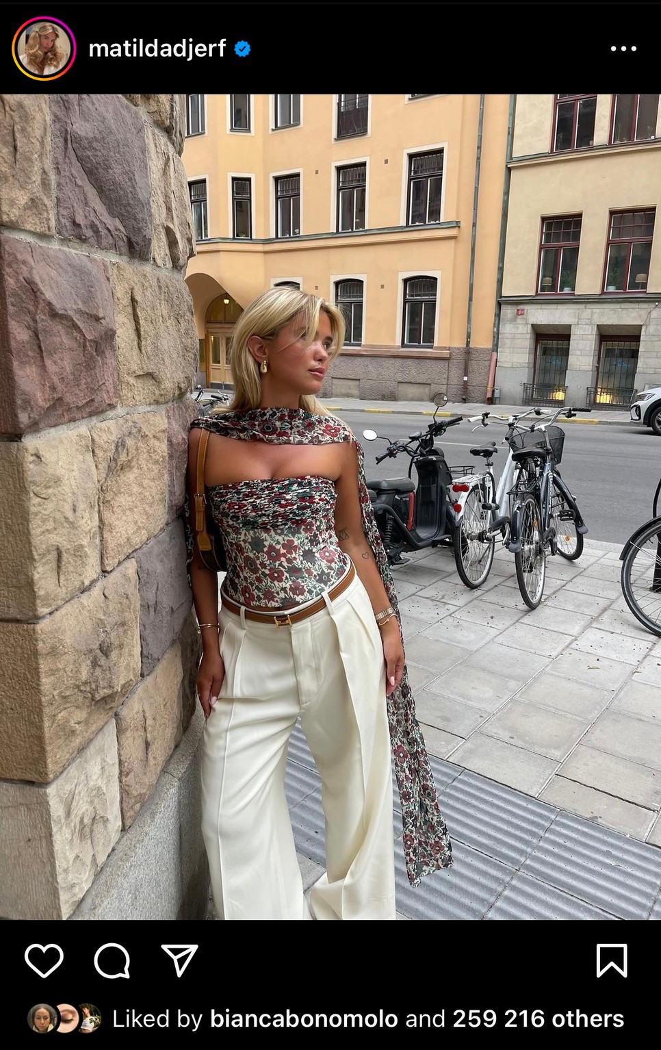 A csőtop most a bő nadrágok legjobb párosa.