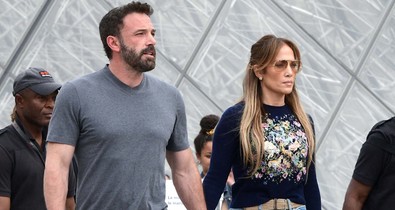 Most tényleg akkora szenzáció, hogy Jennifer Lopez újra felvette az egyik magas sarkúját a párizsi nászútján?