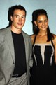 Katie Holmes és Chris Klein 2003-ban jegyezték el egymást három év után, azonban két évre rá felbontották fogadalmukat. Holmes nem búsult sokáig; nyolc hét múlva már Tom Cruisal járt jegyben.