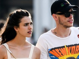 Hivatalos: Ariana Grande exe és a Volt egyszer egy Hollywood... sztárja Velencében romantikáznak