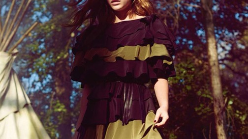 Palvin Barbi gyönyörű retró angyal