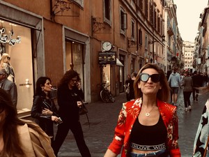 Lefkovics Szonja Rómában kezdi a hetet, és egy nem is akármilyen szettben