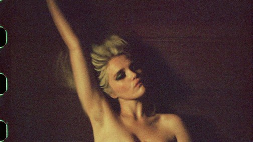 Ejha! A Playboy címlapján a szőke popsztár!