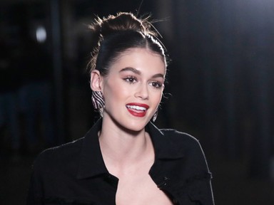 Kaia Gerber szőke lett! És még sose volt ilyen vékony a lába!