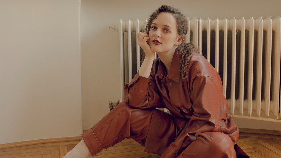  Éry Franciska rendező ott dolgozik a világban, ahol éppen érdekes feladat hívogatja, nem igazán ismeri az alkotásban az országhatárokat