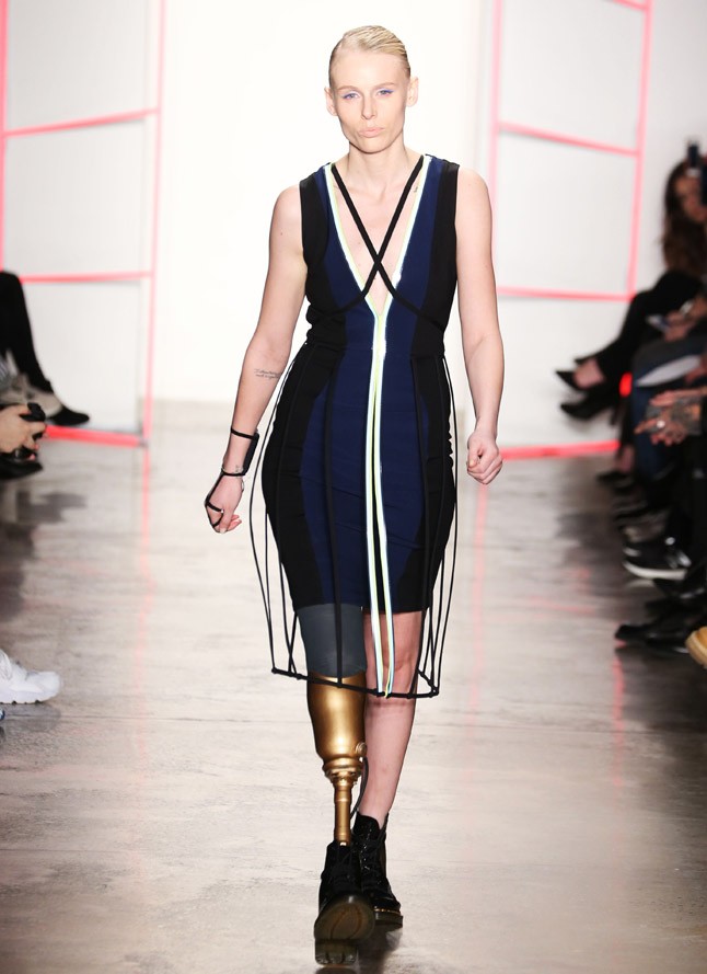 lauren wasser, műláb, műlábú modell, toxikus sokk, tss