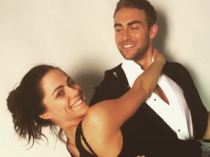 10 fotó, ami bizonyítja, hogy a The Royals sorozat legszebb szerelmesei a valóságban is imádják egymást!