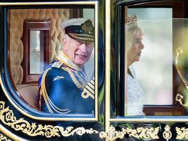 75 éves lett Károly király, aki egyedül töltötte az első karácsonyát, és naponta ötször öltözik át