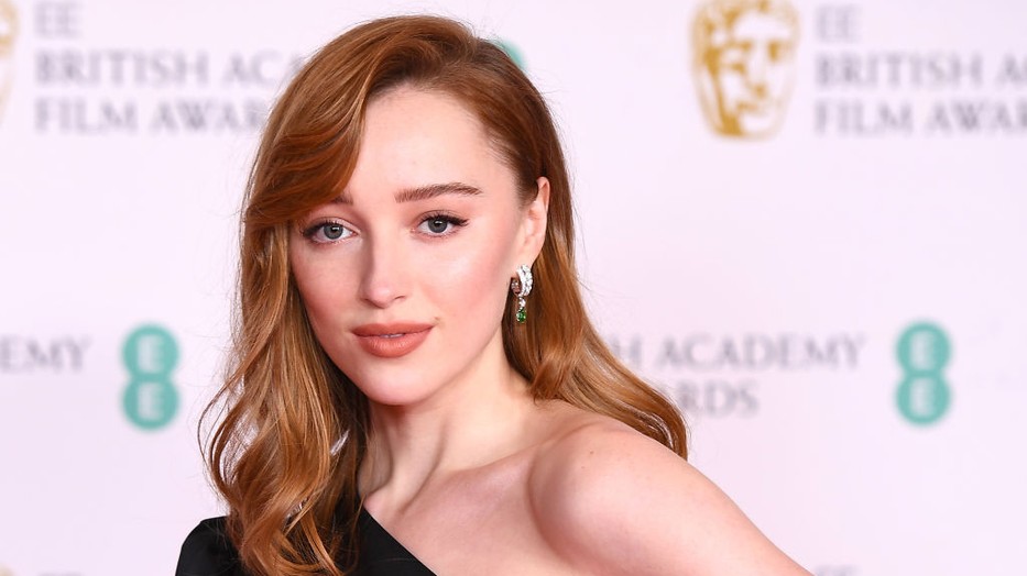 A Bridgerton sztárjának első vörös szőnyeges megjelenése a BAFTA gála volt 2021-ben