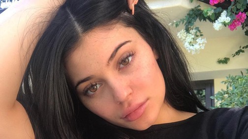 Travis Scott egy 14 milliót érő nyaklánccal lepte meg Kylie Jenner! Ami kifejezetten ronda!
