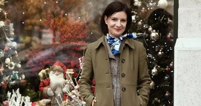 Dr. Halász Dóra mai kabátja a karácsony hangulátát idézi elő