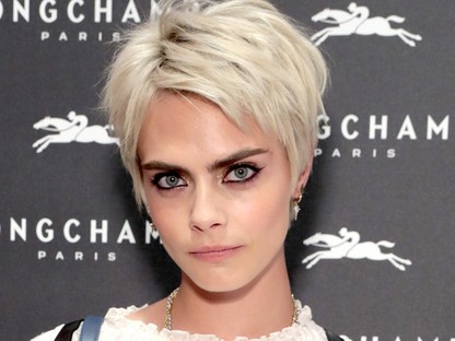 Cara Delevingne új szerelmével turbékol, exbarátnője szeme láttára