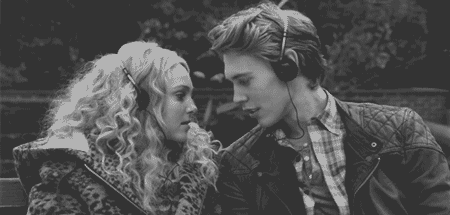 GLAMOURSZKÓP 2015. március