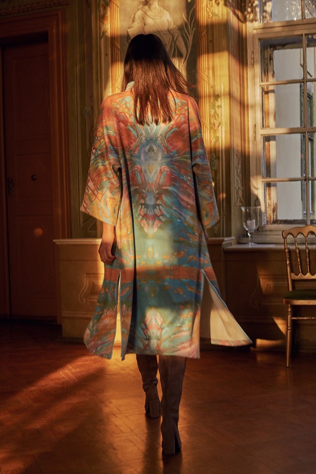 Festményt keltett életre ruháin a magyar divattervező