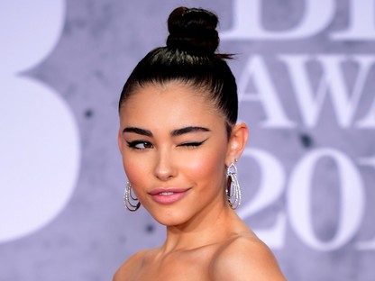 Jó ég, Madison Beer ANNYIRA szexi ebben a meztelenruhában