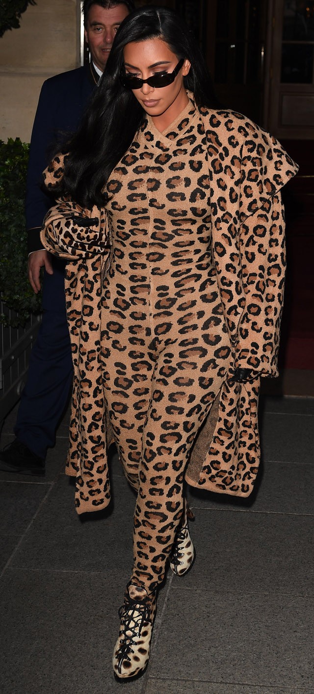 Kim Kardashian most vette el a kedvünket az állatmintától: bárcsak soha ne láttuk volna így