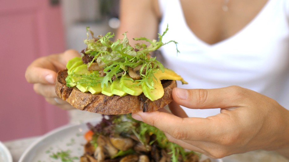 Mutatjuk, mennyi rostot érdemes enned naponta