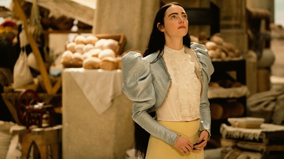 Emma Stone a Szegény párák című filmben