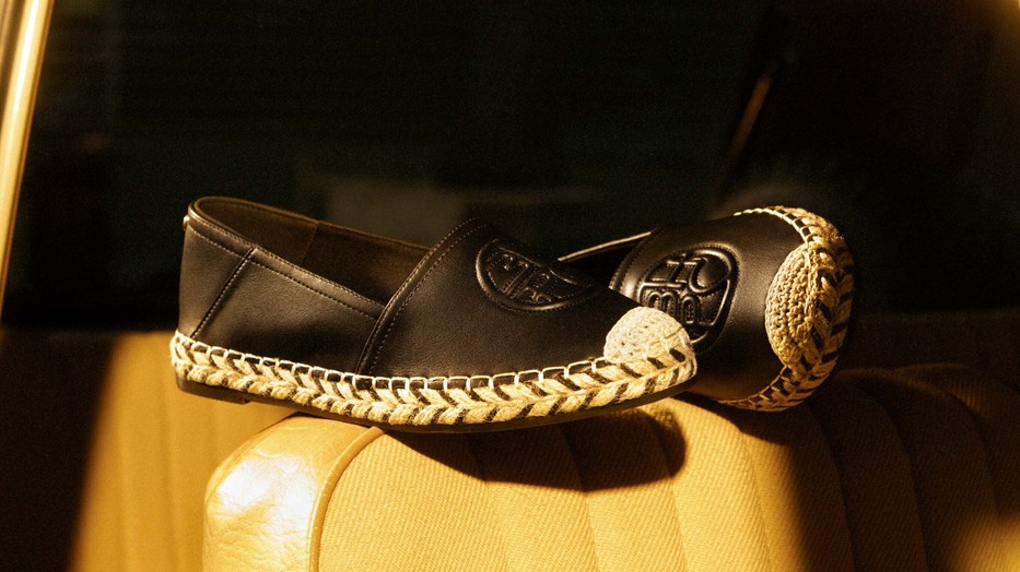 A kollekcióban megtalálhatók a klasszikus natúr színek éppúgy, mint a friss, szezonális árnyalatok.