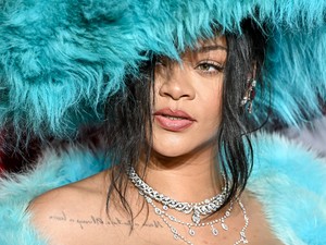 Rihanna rövid frizurára váltott, a végeredmény maga az álom