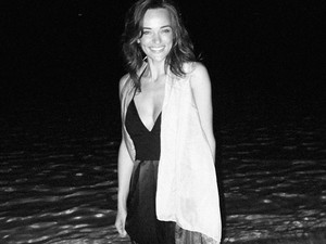 Nelli az óperenciás tengeren is túl