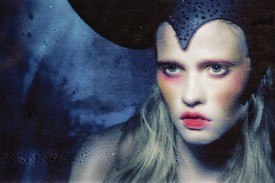 A nőiesség ünnepe - Lara Stone meztelenül